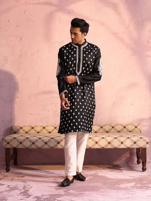 SHRESTHA By VASTRAMAY Men's Black Silk Embroidered Ethnic Kurta With Pant Set
